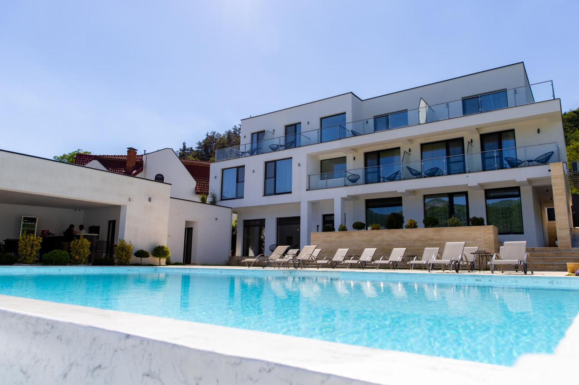Yrys House - Adults Only Hotel Ieşelniţa Bagian luar foto